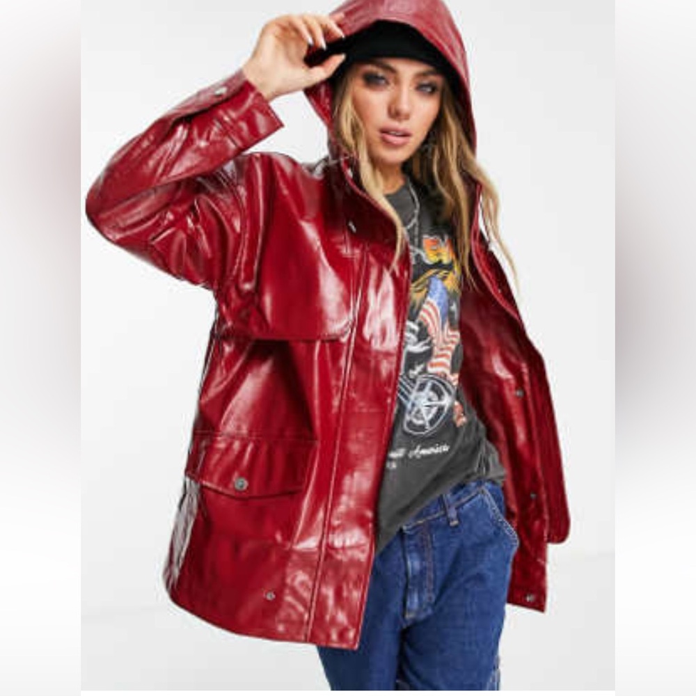 NWT - VIOLET ROMANCE SZ-10 TRENCH COAT W HOOD, FAUX LEATHER/VINYL RED